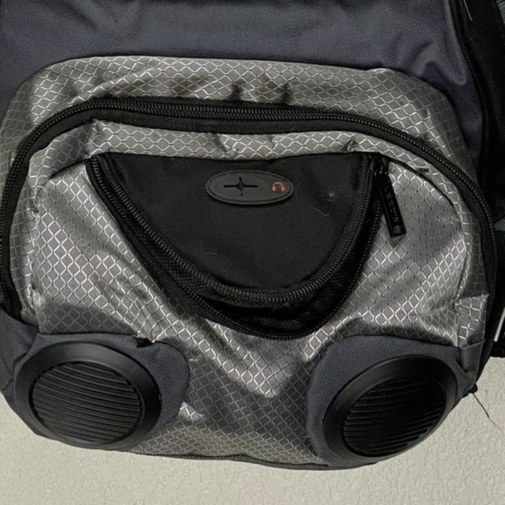 LUNCHPACK | New Leeds Insulated Zip Close Lunch-bag, Speakers, Adjustable Strap - Picture 5 of 14